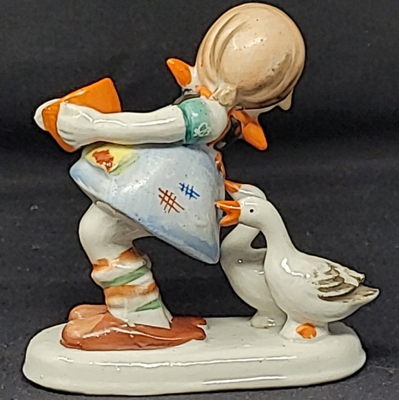 VINTAGE(BEFORE 1952)GIRL WITH 2 WILD GEESE OCCUPIED JAPAN - Picture 4 of 13